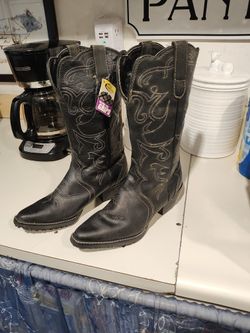 Woman's New Black Leather Boots