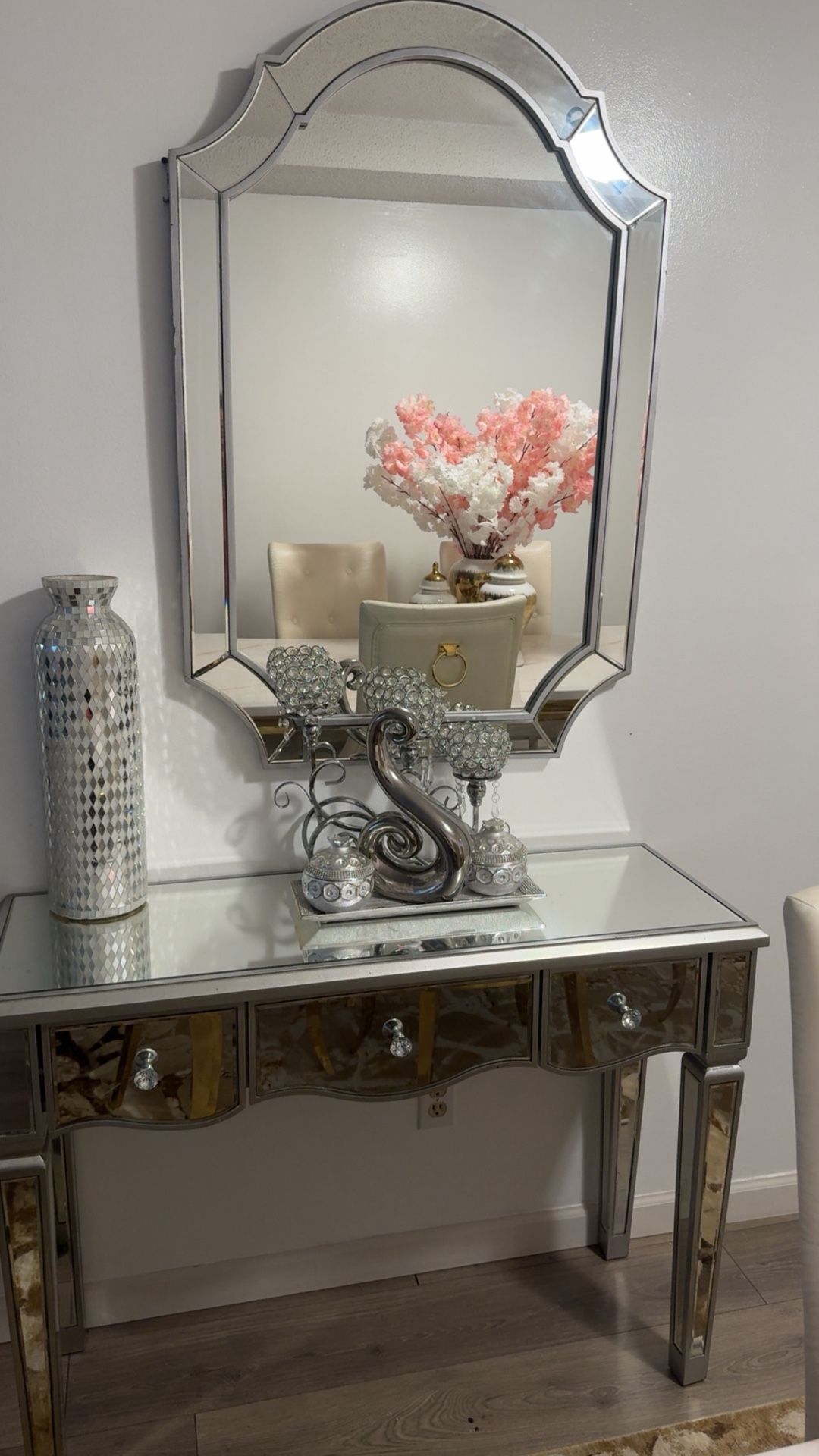 Dawnya Solid Writing Table