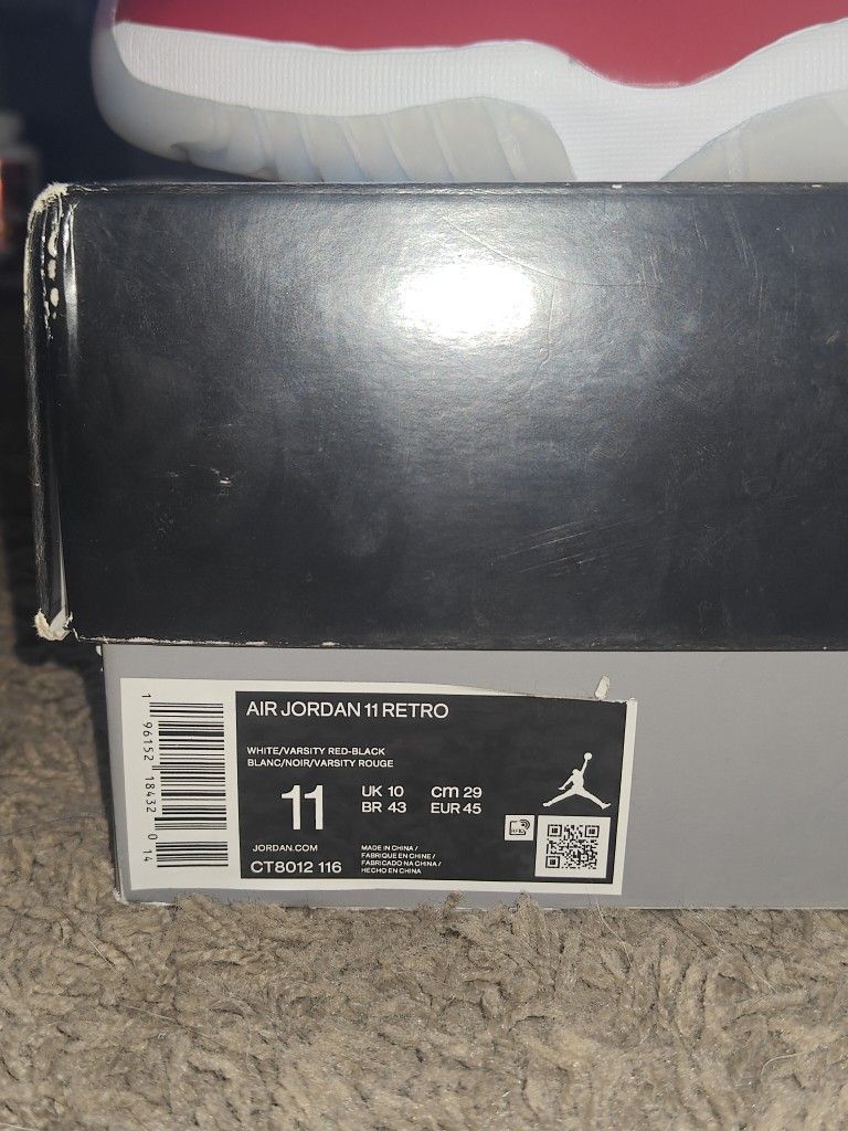 Cherry red 11 Retro  & Accessories