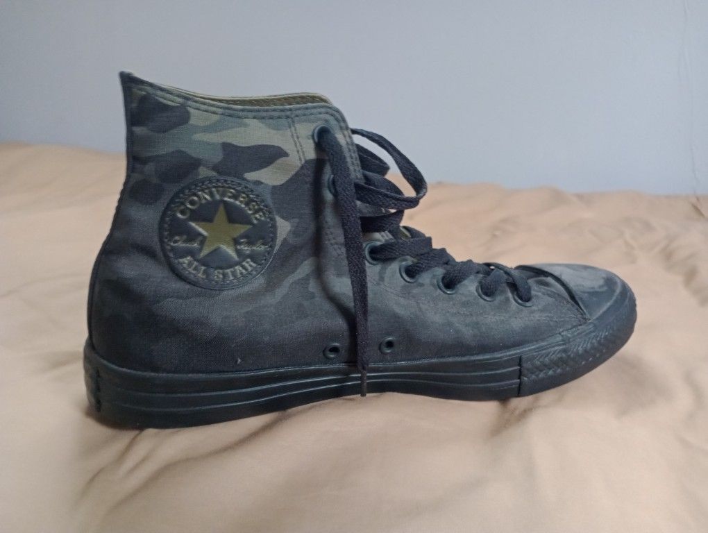 Mens Camo Converse Size 9.5