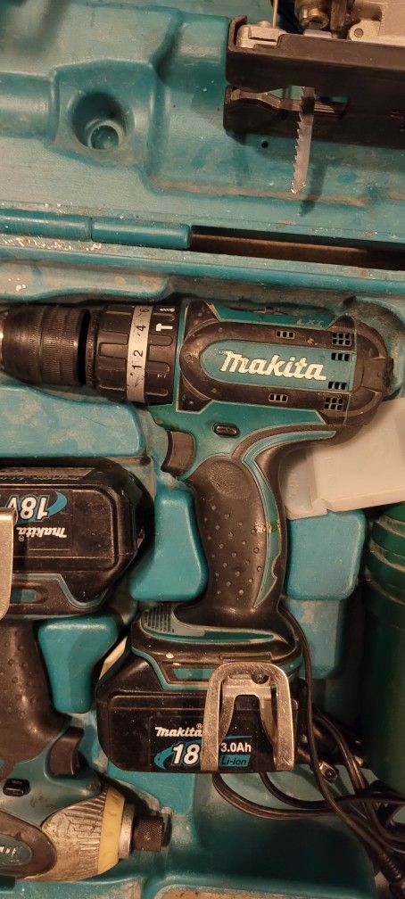 Makita Cordless Tool Set