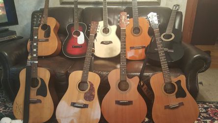 Collection acoustics guitars