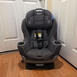 Graco 3-in-1 Extend2Fit Convertible Car Seat