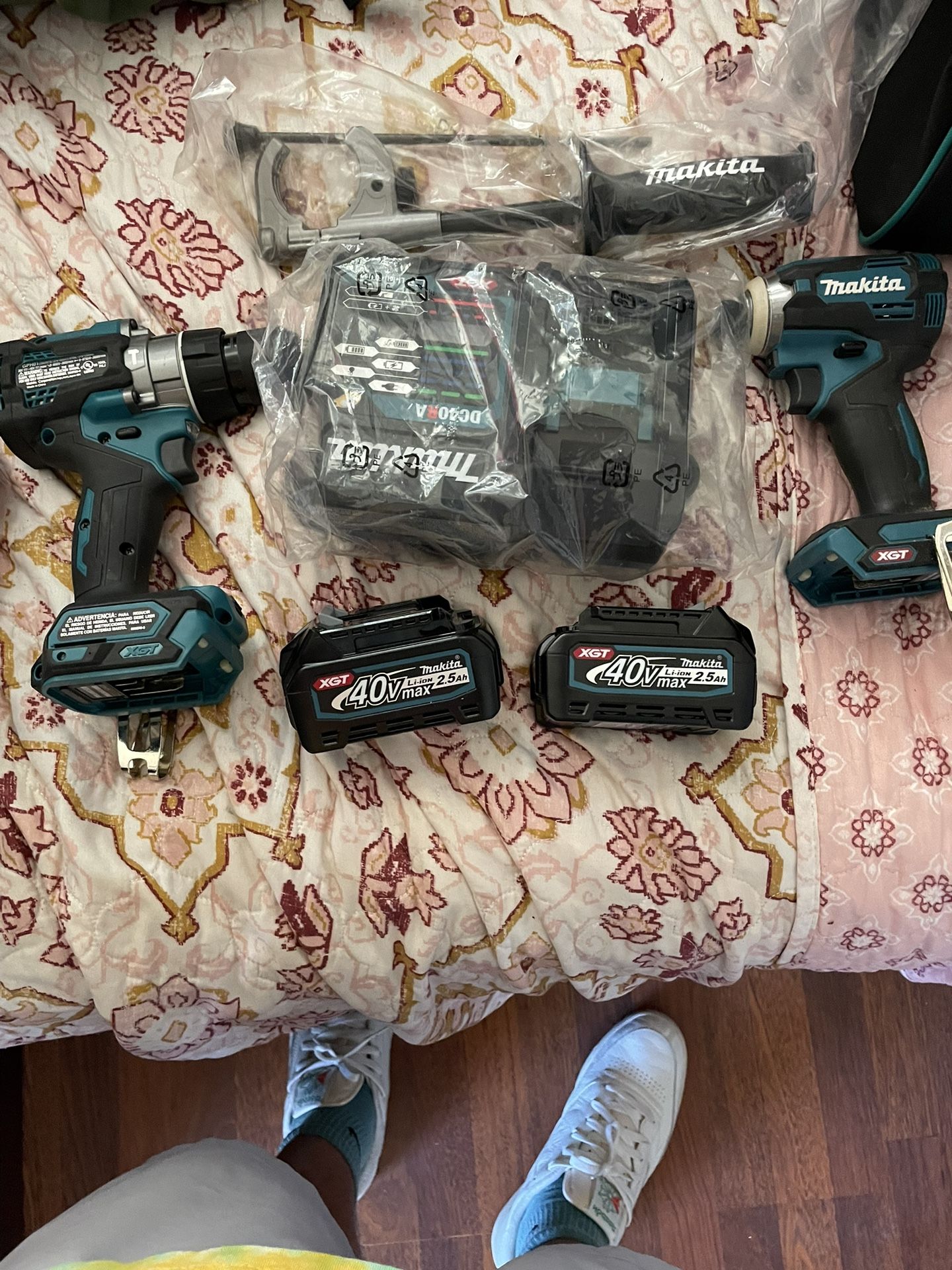 MAkita 40 V Max XGT 2 Piece Combo Kit