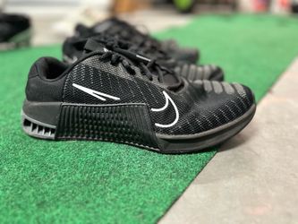 Size 12 men’s Nike gym trainers
