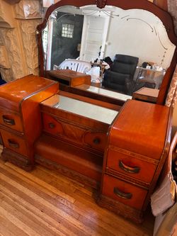Antique Vanity with mirror