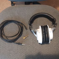 Yamaha HPH-MT5W Studio Headphones