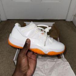 Jordan 11 Low Citrus Size 7 $150‼️
