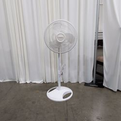 Lasko White Plastic Oscillating Pedestal Fan