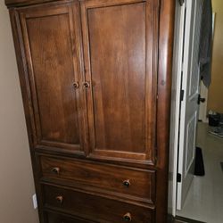 Armoire solid wood 3ft wide 2ft deep 