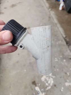 Pool pump regulator valve