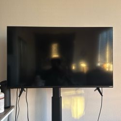 Viso Tv 42 Inch 4k Tv Brand New Not Even 2 Months 