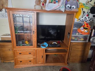 Entertainment center