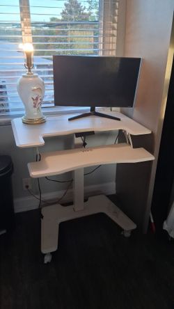 Computer desk