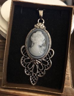 Cameo Pendant Necklace