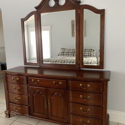 Prnnsylvania house solid wood bedroom furniture pieces ALL FOR $500