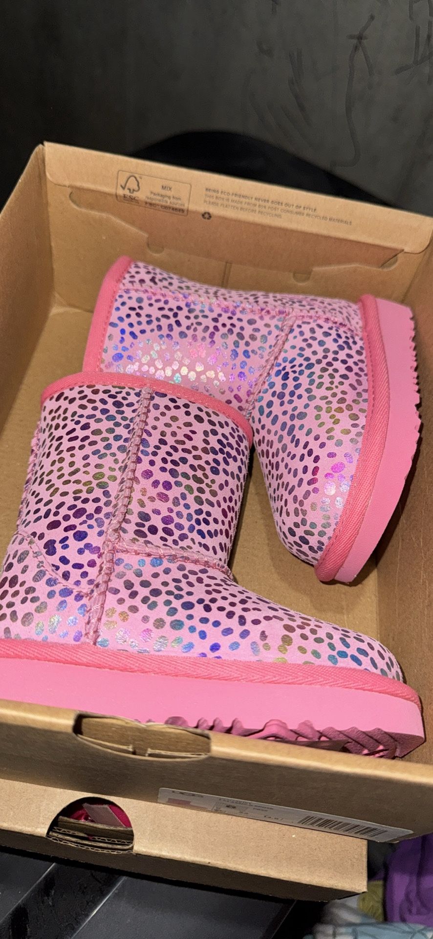 Toddler Uggs 6c