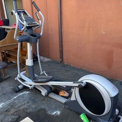 REEBOK ELLIPTICAL EXERCISE MACHINE
