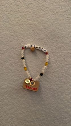 buc-ee’s friendship bracelet
