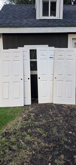 2 32x80 and 2 30x80 interior door.  50$ each