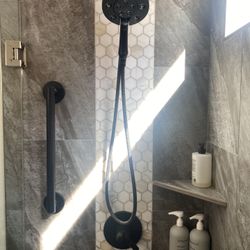 Matte Black Shower Faucet Set (Delta)