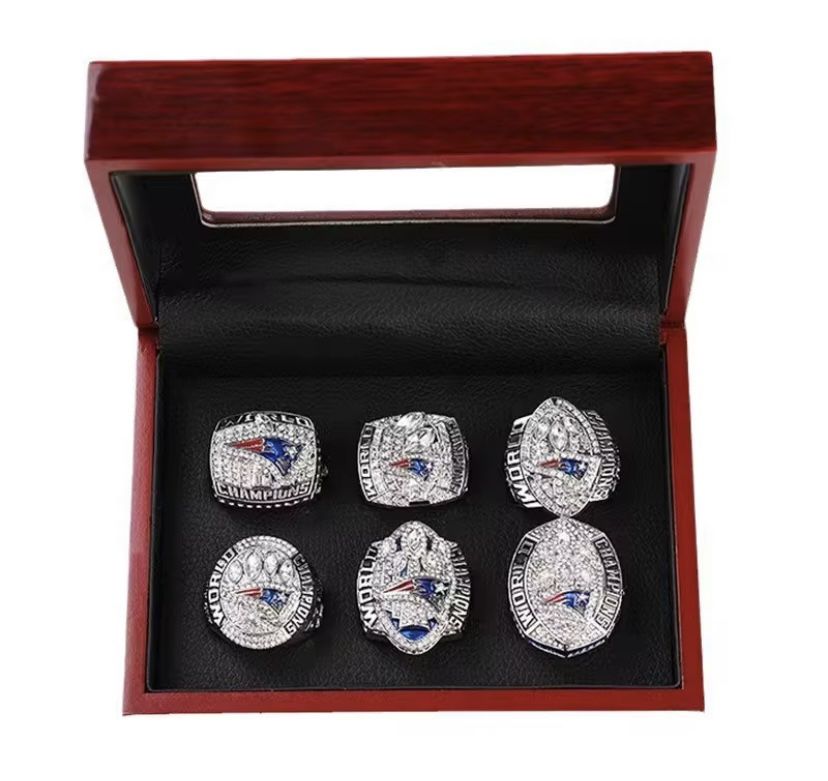 New England Patriots Championship Replica Rings Set With Wooden Box / Brady