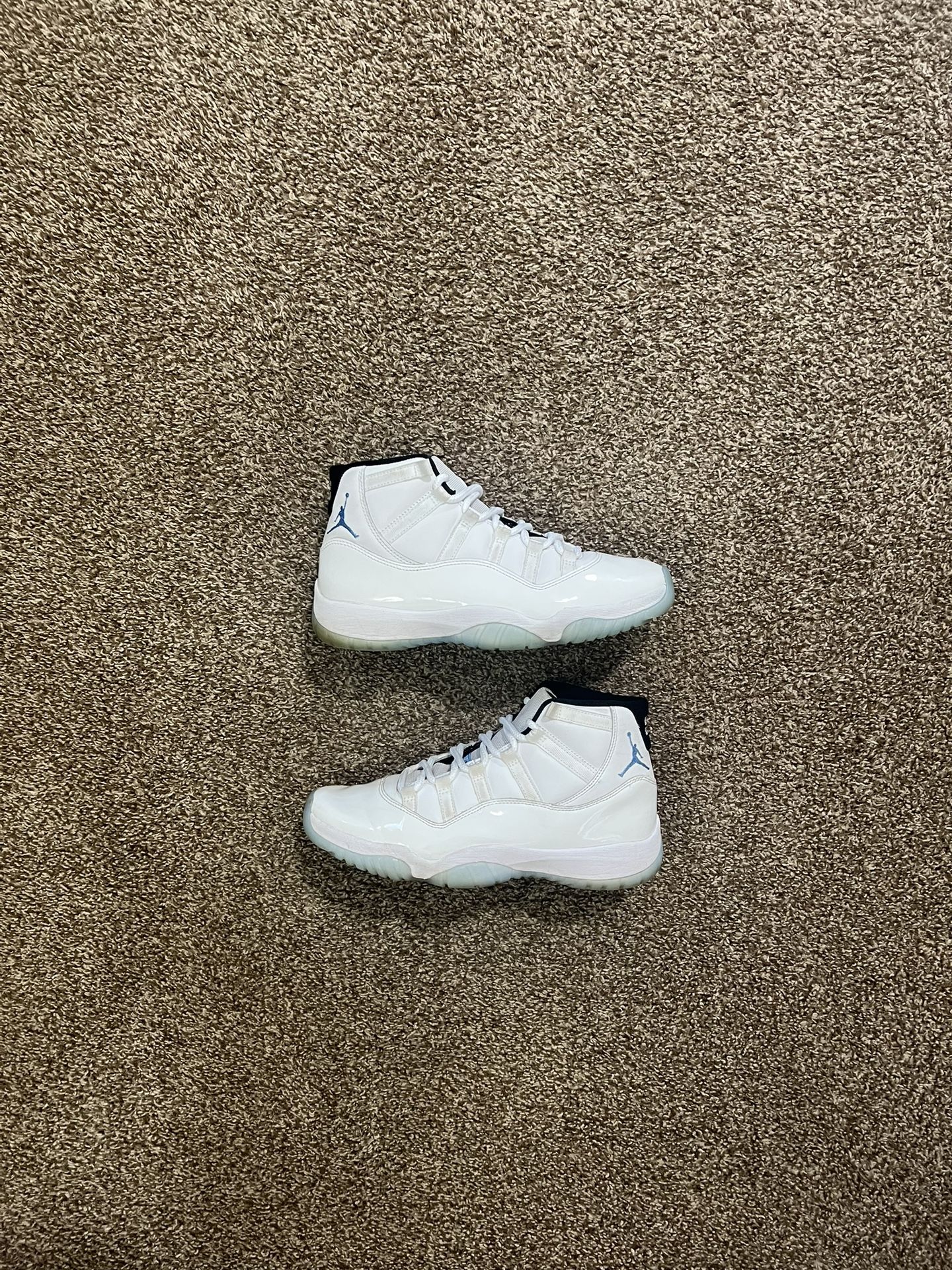 Jordan 11 Legend Blue Size 9