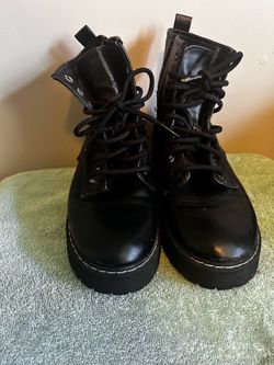Botas negras platform estilo Doc Martens