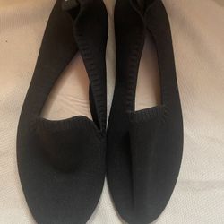 953 Like New Danskin Black Dream Slip On Flats Size 10. $5.00