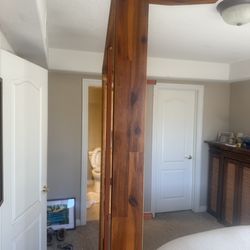 Queen bedframe