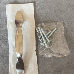 Cabinet Pull / Door Handles