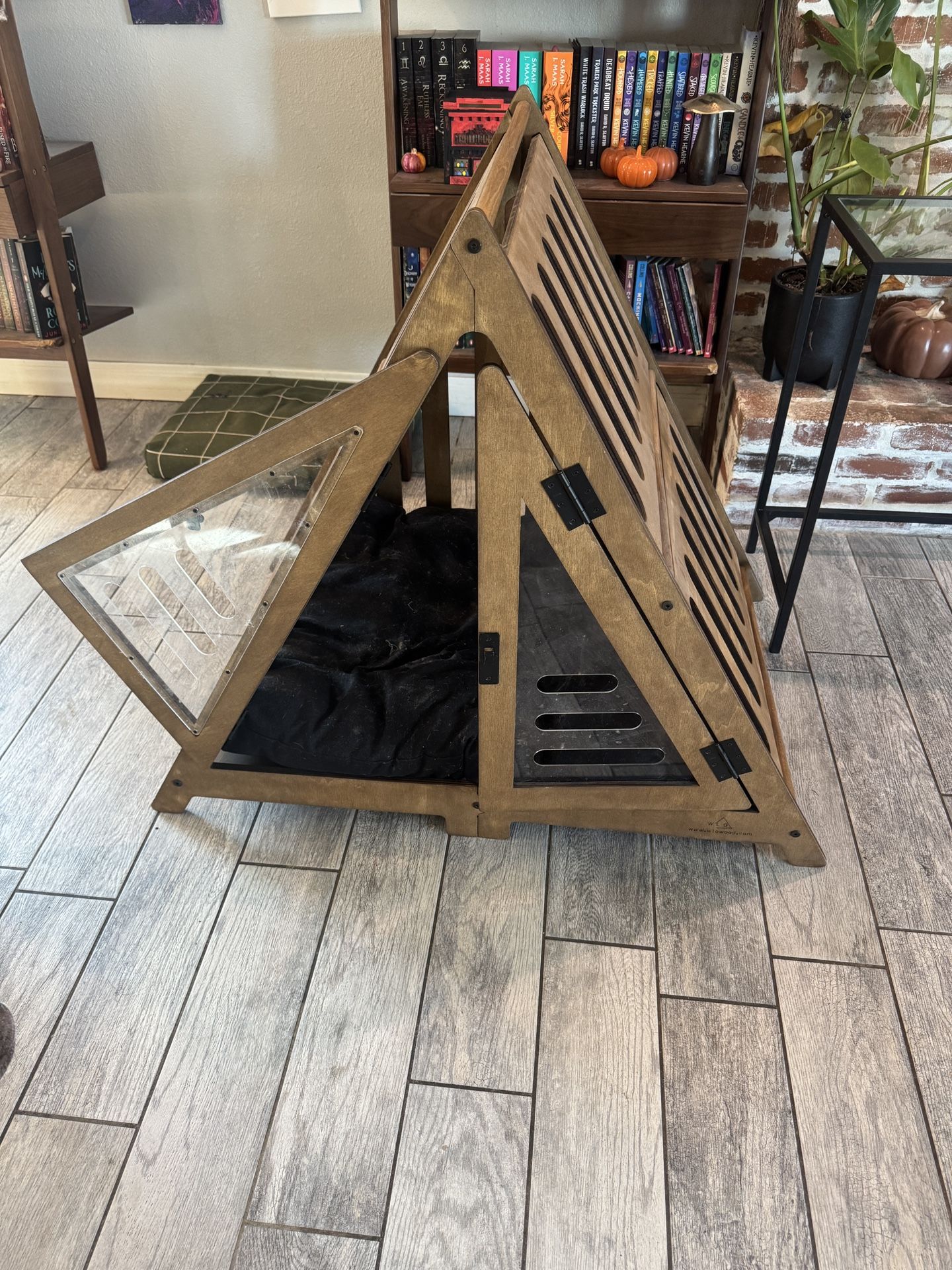 WLO Luxury Dog Crate