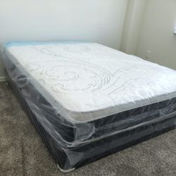 NEW QUEEN PILLOW TOP MATTRESS. Bed frame is not available. Take it home same day 👍