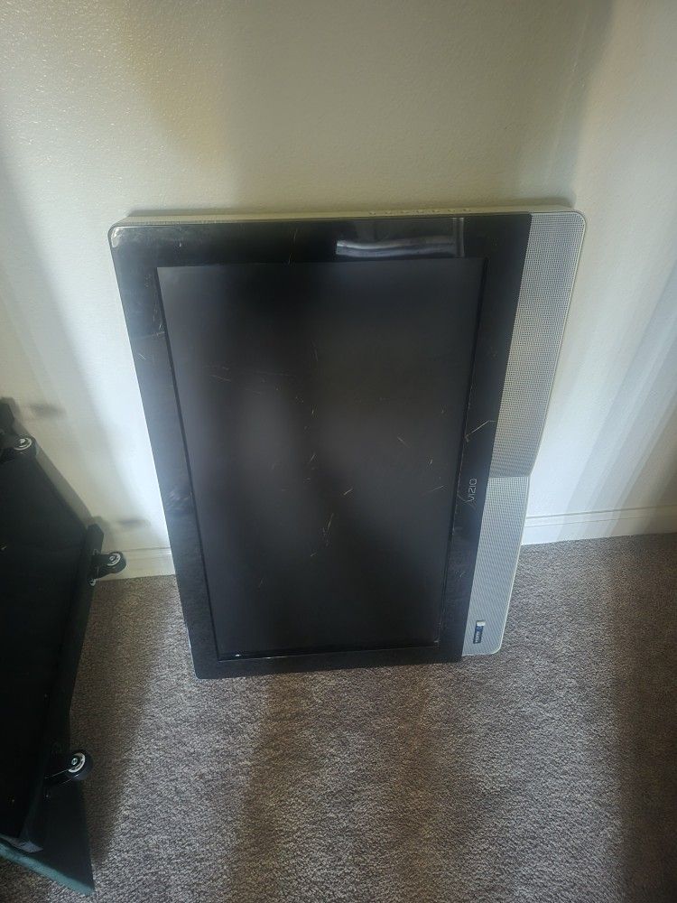 32in Wall Mounted Tv
