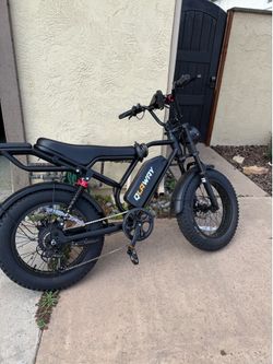 2 E-Bikes
