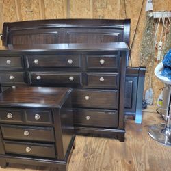 King Bedroom Set (Great Condition)