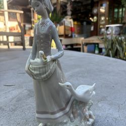 Lladro Porcelain Figurine 