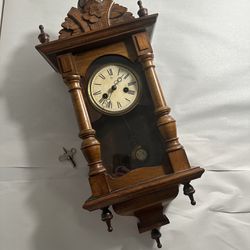 Vintage/Antique Real Wood Wind Up Pendulum Wall Clock