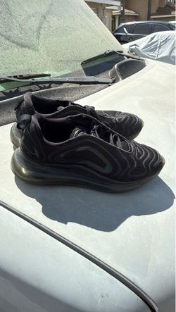 Black Nike air max