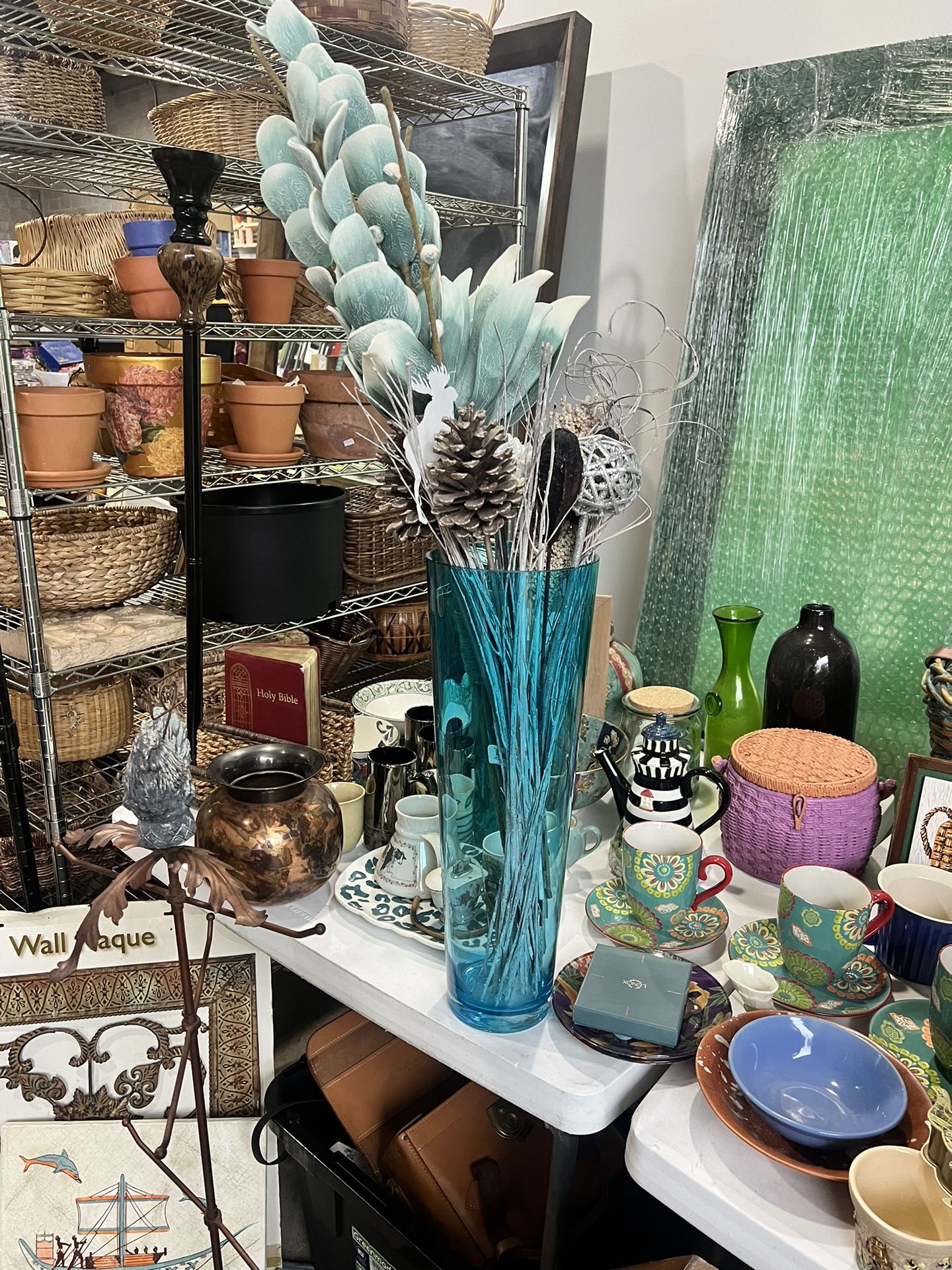 26” gorgeous tall blue vase w/ flowers p/u in Willow Grove WHS or Jamison PA