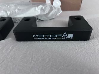 MotoFab 1.5” Leveling Kit -  Chevrolet Silverado