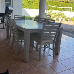 Dinning Table 
