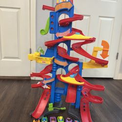 Fisher-Price Little People Collection Take Turns 3-Foot Skyway with 2 Wheelies