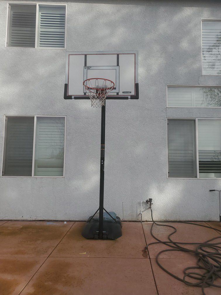 Basketball Hoop 🏀 