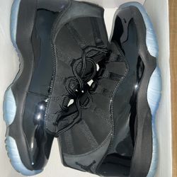 Cap and Gown Jordan 11. 2018. Size 9 Mens