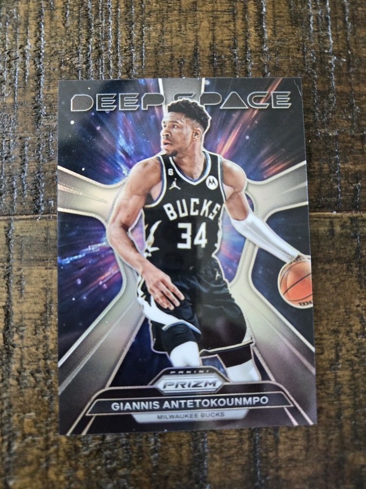 Giannis Antetokounmpo - 2023-24 Panini Prizm - Deep Space Silver Prizm #9