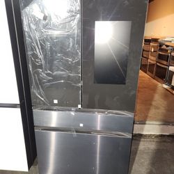 Samsung brand display refrigerator 36 wide by 70 high 24 deep is new