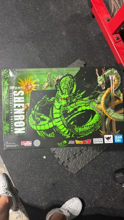 SH Figurarts Shenron SDCC