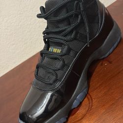 Jordan 11  Men Size 8.5..