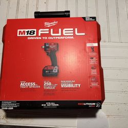 Milwaukee Fuel 1/2” Compact Impact Wrench Kit